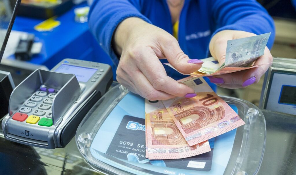 Life in estonia, Estonia, Move to estonia